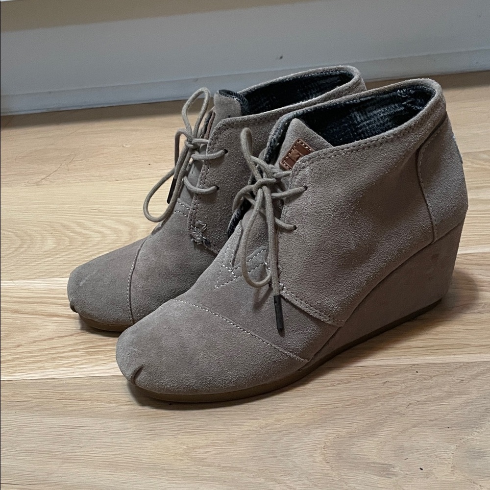 Women's TOMS Taupe Suede Wedge Ankle Boots - Lace-Up
